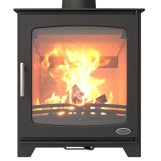 Henley Stoves Hazelwood 5 Landscape wood burning stove with active flames and cast iron grate