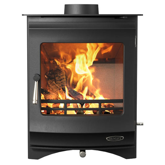 Henley Stoves Elcombe 5kW multi fuel wood burning stove with live flames visible through the glass door