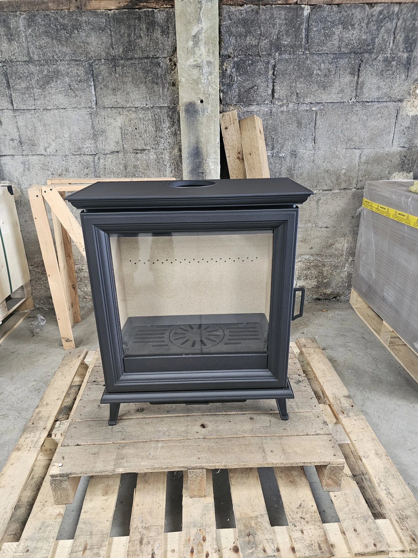Stovax Sheraton 5 Wide Multifuel Stove new with slight cast imperfection