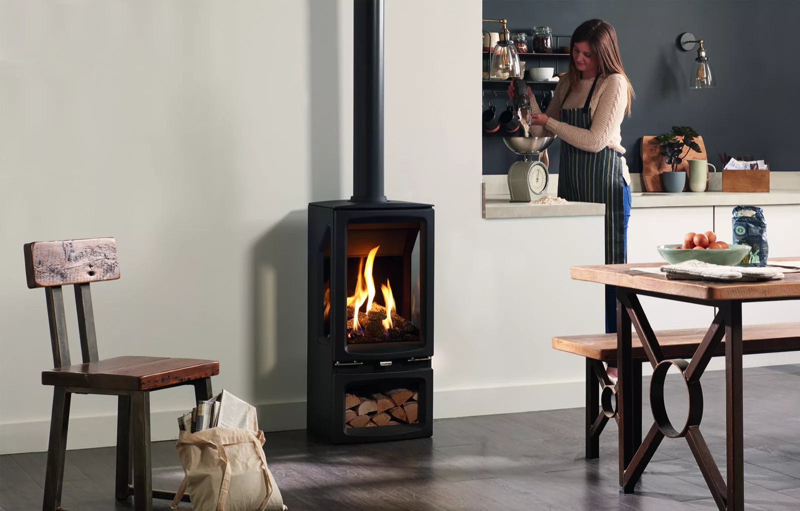 Gazco Vogue Midi T Midline Black Glass Balanced Natural Gas